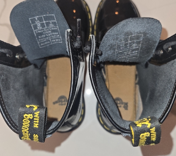 Dr. Martins Womens Black Patent Leather Combat Boots Size 7 - Picture 8 of 9